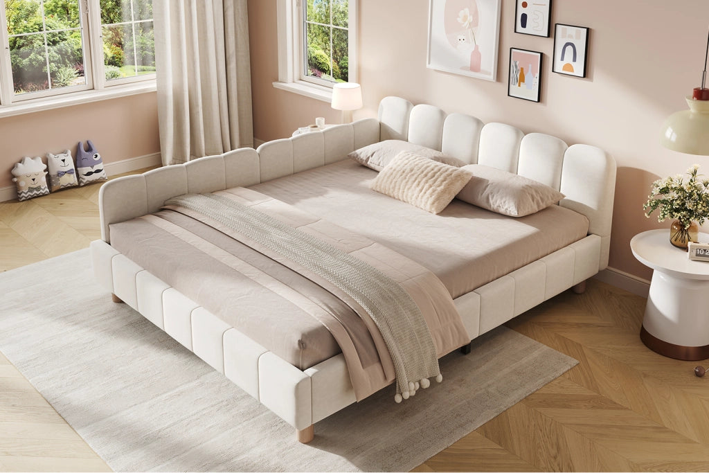 Letto per bambini 140 × 200 cm con barriera di sicurezza, testiera imbottita e tasche laterali, senza materasso, beige