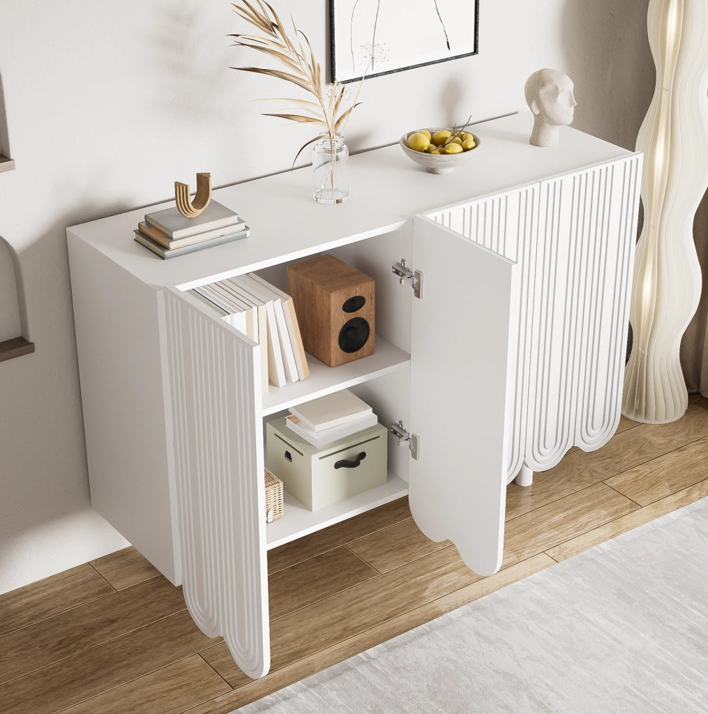 Credenza moderna bianca a 4 ante con intagli a goccia