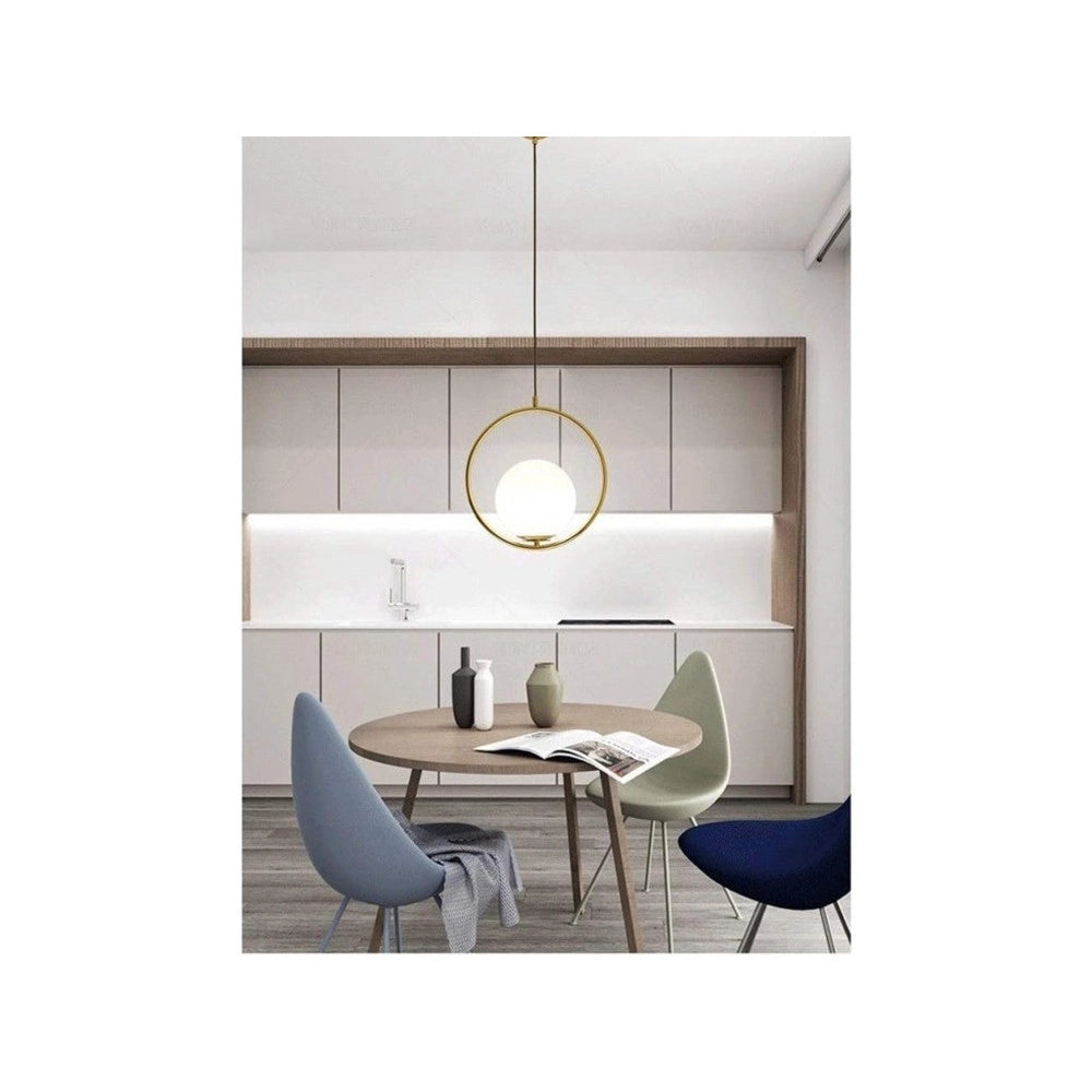 Trade Shop - Lampadario A Sospensione Cerchio Metallo Con Sfera Vetro Bianco Attacco E27 Oro 32811 -
