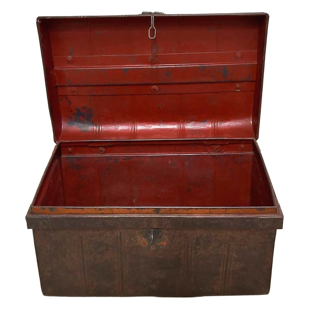 Valigia artigianale in metallo, 67x37x25h cm