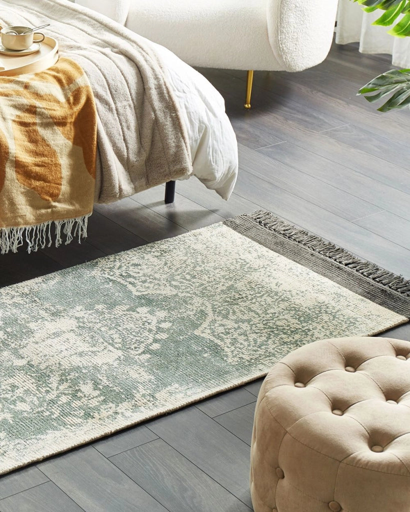 Tappeto vintage in viscosa con frange 80 x 150 cm verde e beige stile classico e retrò camera da letto soggiorno