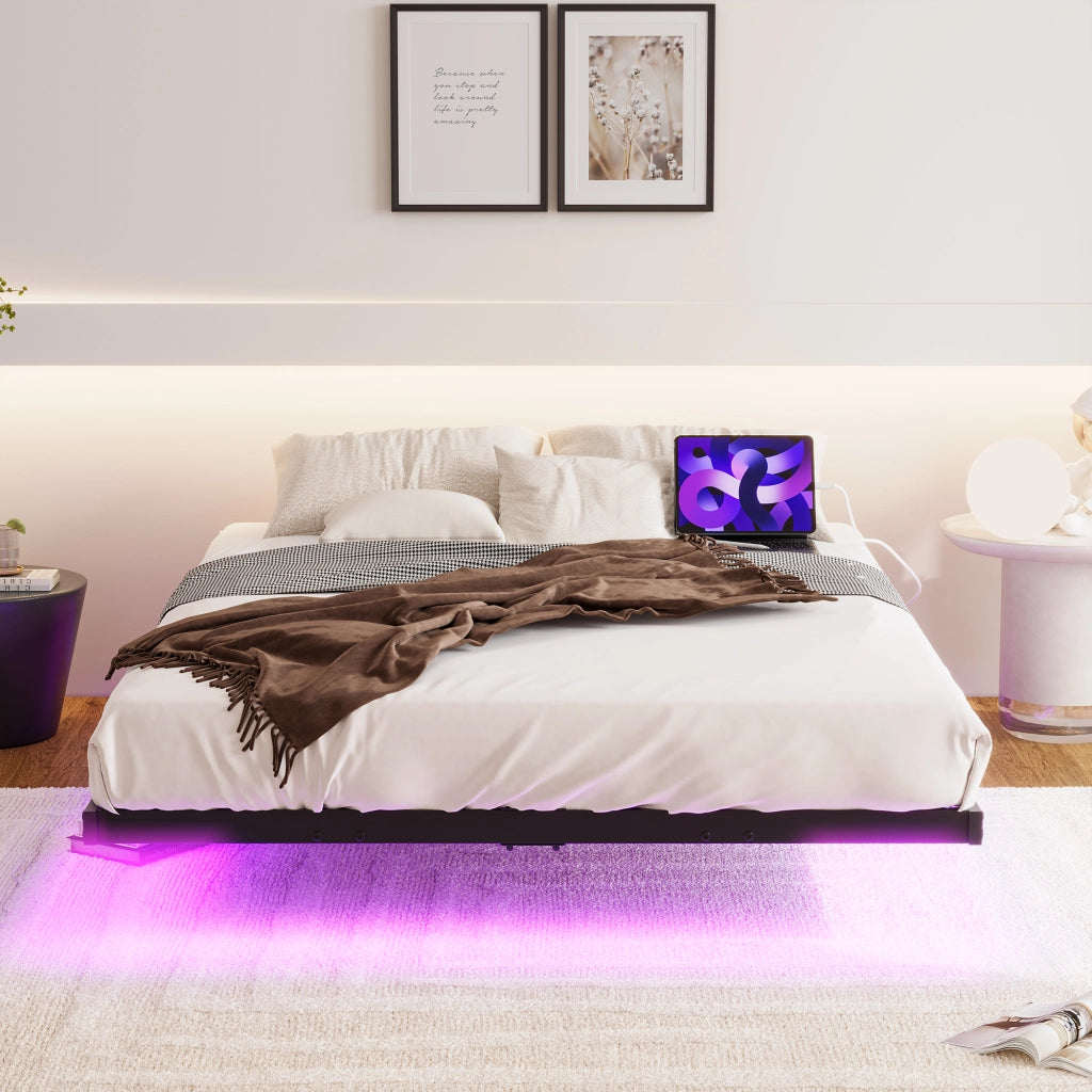 Letto matrimoniale 140 × 200 cm con LED, stazione di ricarica e struttura in metallo, senza materasso, nero