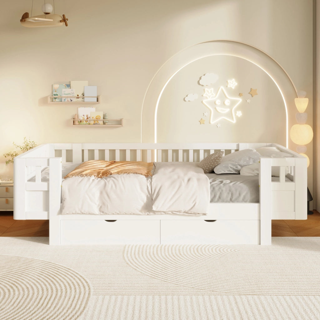 Letto a piattaforma 90 x 200 cm con sponda protettiva e due cassetti, in legno massiccio e MDF bianco per bambini