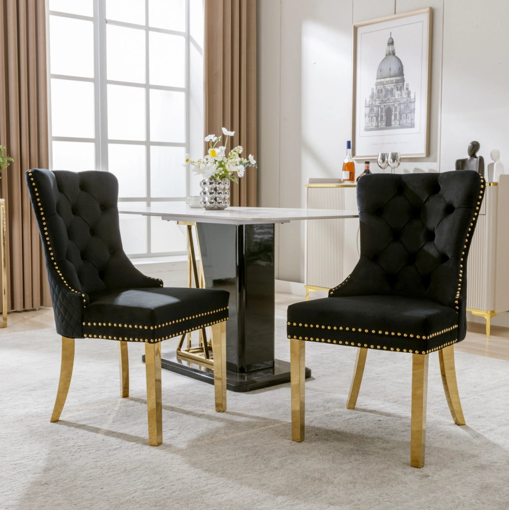 Sedia da pranzo con schienale decorativo e rivetti; 50.5 x 45 x 95 cm; in velluto nero