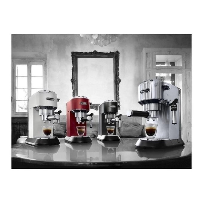 DeLonghi Dedica Style EC685.BK, Macchina Espresso Manuale, Nero-Cromo, 1.1L