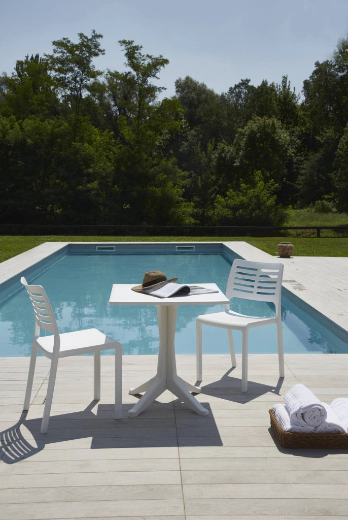 Tavolo da esterno Agostini, Tavolo quadrato fisso, Tavolino da giardino multiuso, 100% Made in Italy, Cm 70x70h72, Bianco