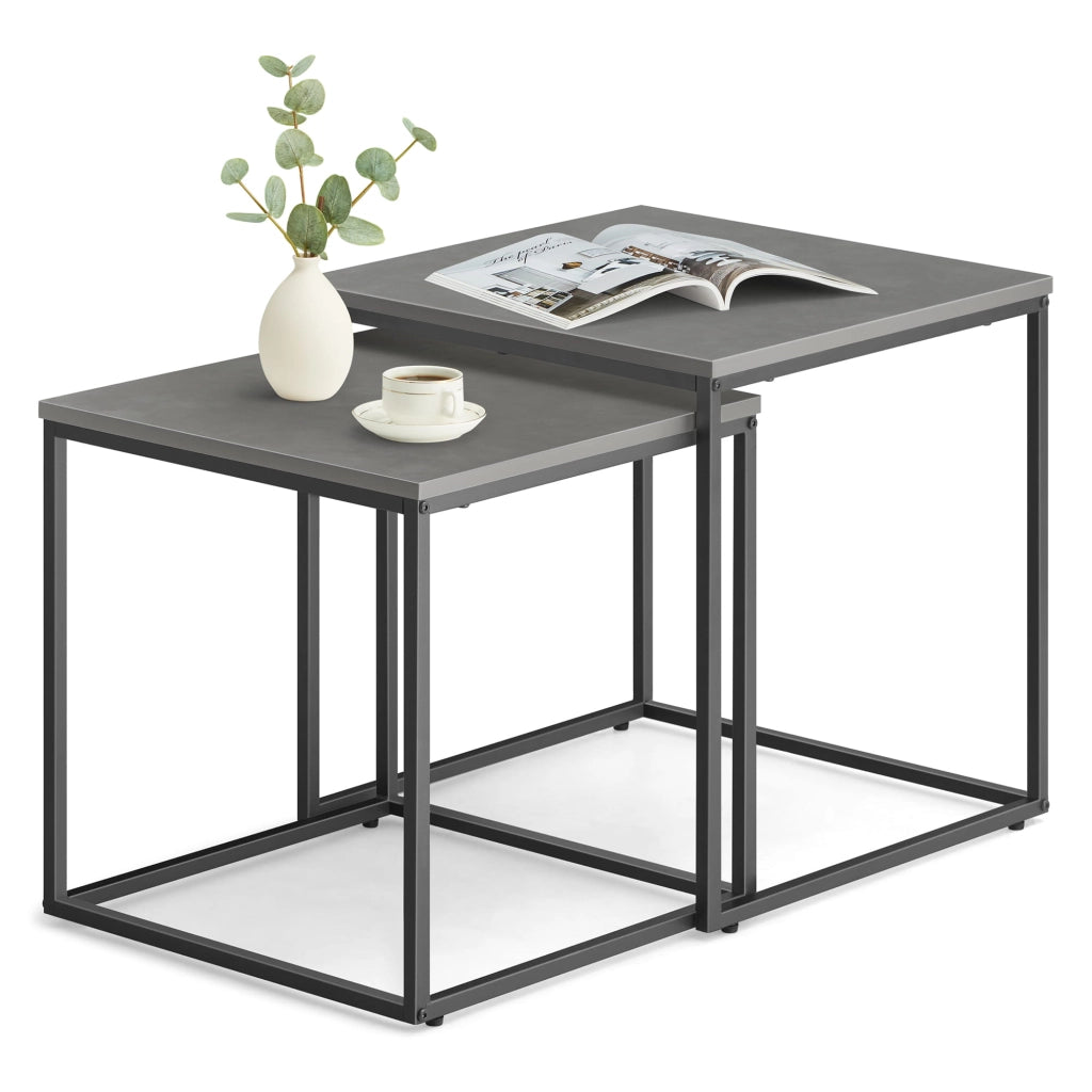 Set di 2 tavolini da caffè quadrati Valora | Piano in cemento con struttura in acciaio nero