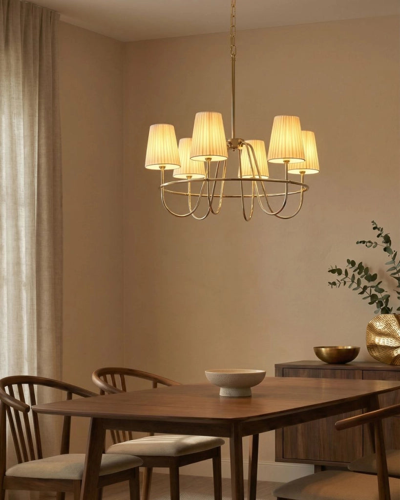 Lampadario a 6 luci in stile tradizionale per soggiorno e sala da pranzo con base in metallo e paralumi in tessuto oro