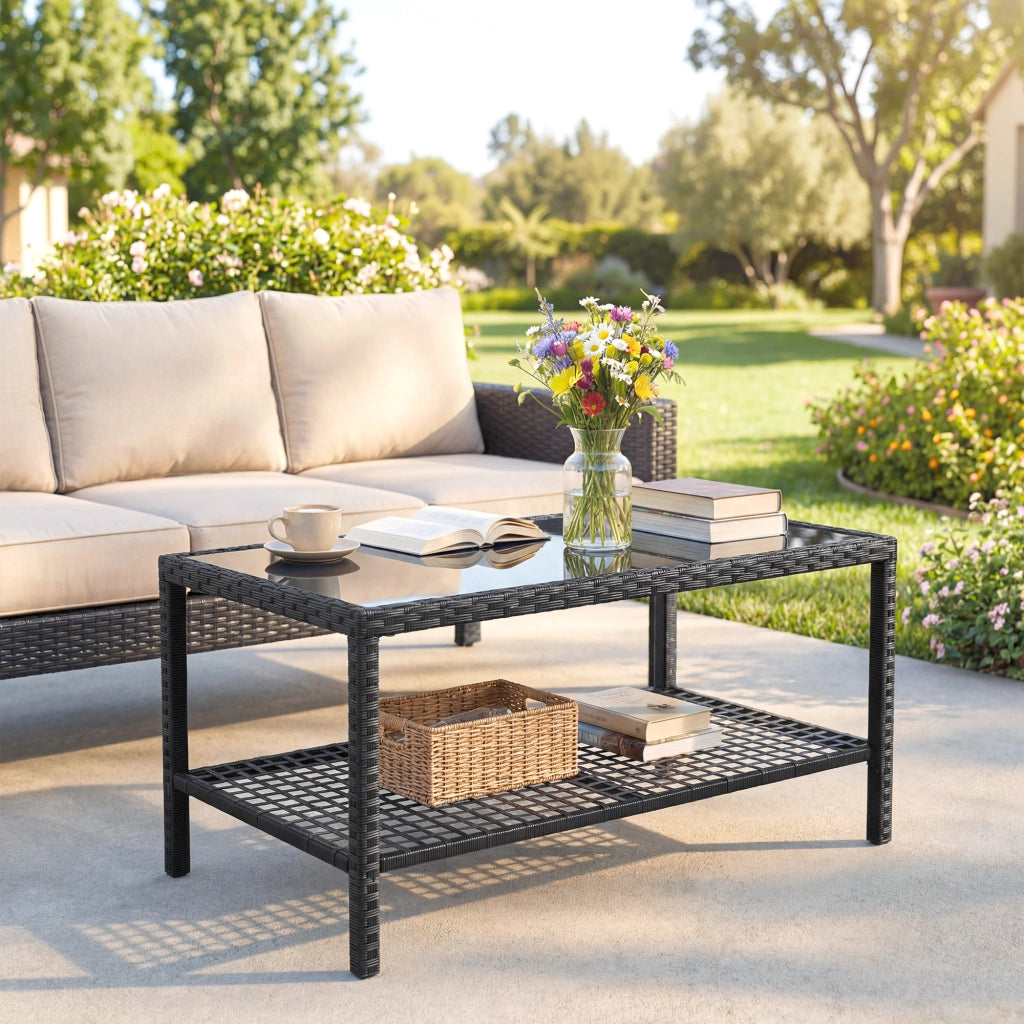 Tavolino da Caffè a 2 livelli  92x50x45 cm con Piano in Vetro Temperato e Ripiano in Acciaio e Rattan Nero