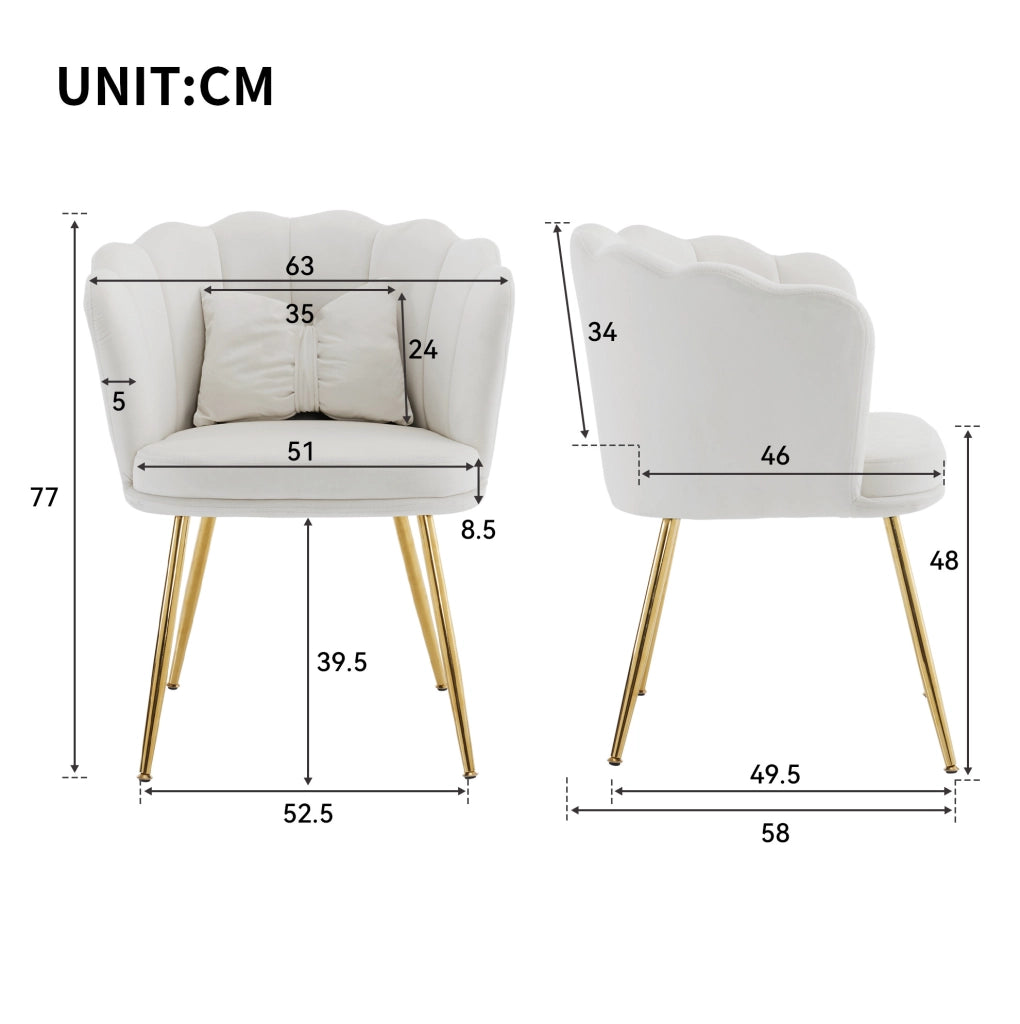 Poltrona in velluto beige con schienale a petali; gambe in metallo e cuscini