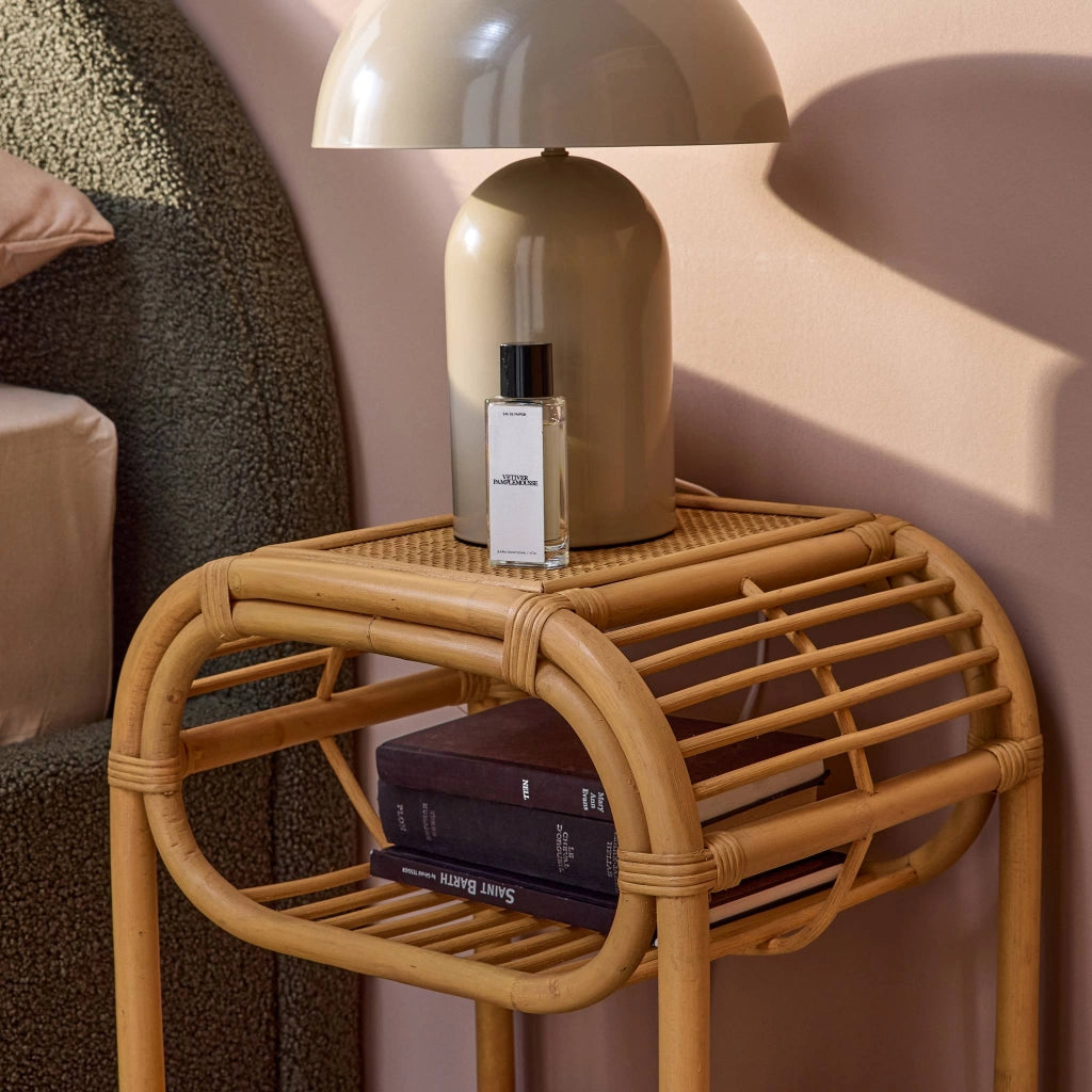 Comodino in rattan naturale curvato 1 ripiano 1 nicchia, marrone