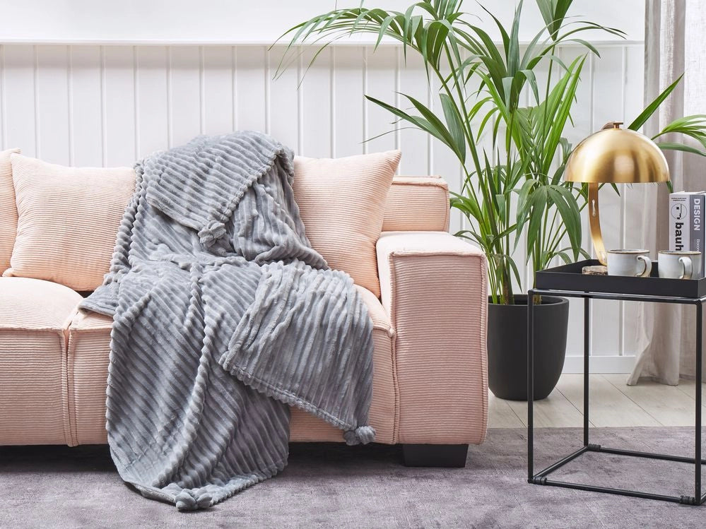 Morbido Plaid con Finitura a Coste e Bordi con nappe 150 x 200 cm Grigio