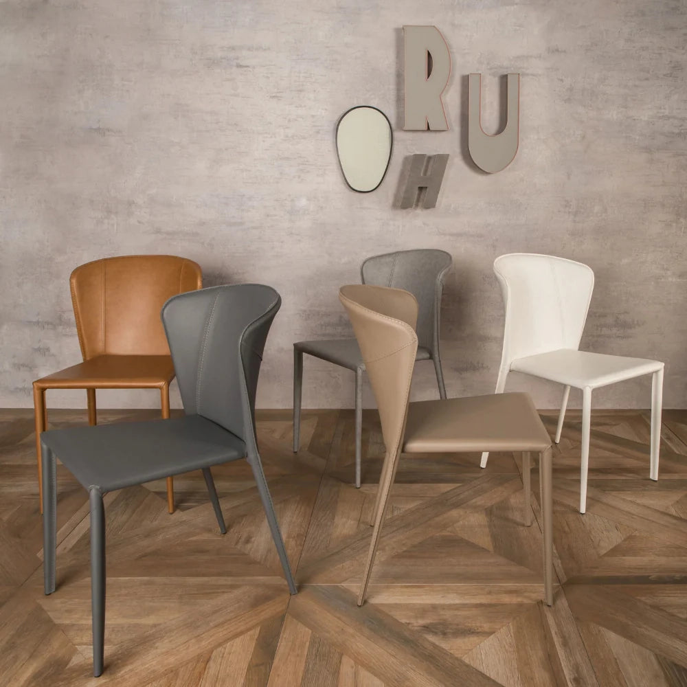 Set di 4 sedie da pranzo imbottite in similcuoio grigio chiaro Selene impilabili e con struttura in metallo facili da pulire | Duzzle