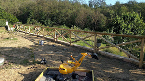 palo in legno ø cm 12x150 h ø 2 fori passanti ø 8,3 cm con punta trattati impregnati per staccionata o steccato per recinzione pali tondi forati cod:ferx.reti.62.3.stock.s