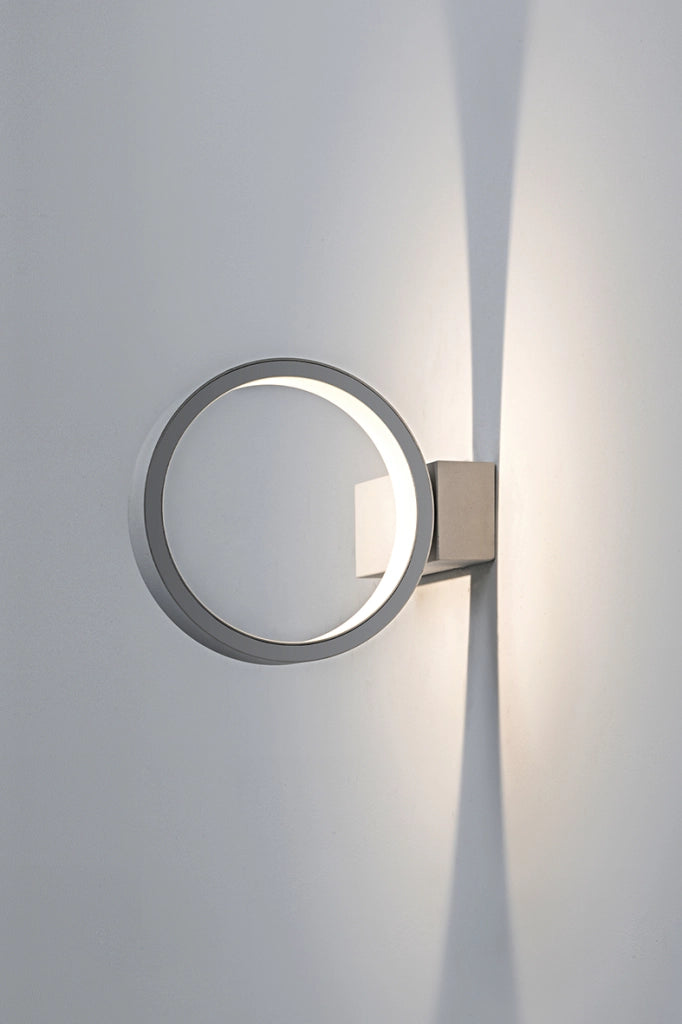 Enso Applique da parete LED 7W 3000K Nero - Lampada moderna orientabile in alluminio con luce indiretta e dimmerabile a taglio di fase - Rossini