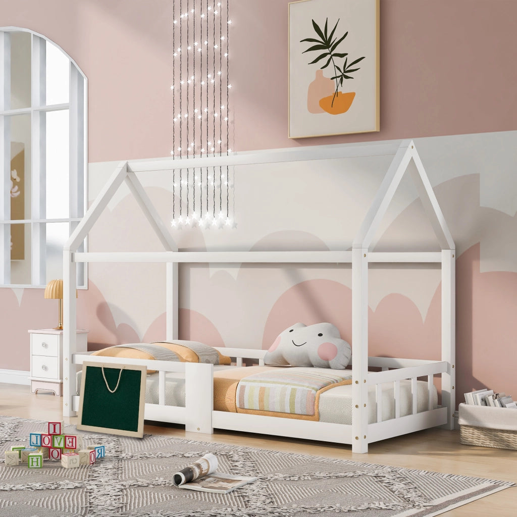 Letto a casa per bambini bianco in legno massiccio con rete a doghe e protezione anticaso 90x200 cm