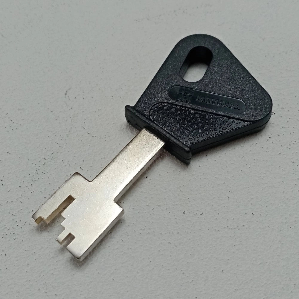 Mottura serratura ad applicare destra da 60mm senza scrocco per porte legno e ferro
