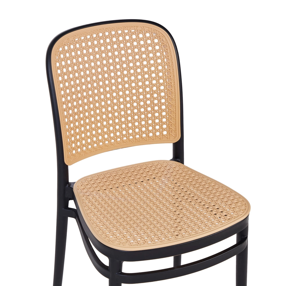 Set di 4 sedie da pranzo impilabili in plastica e senza braccioli, di colore beige e nero stile moderno