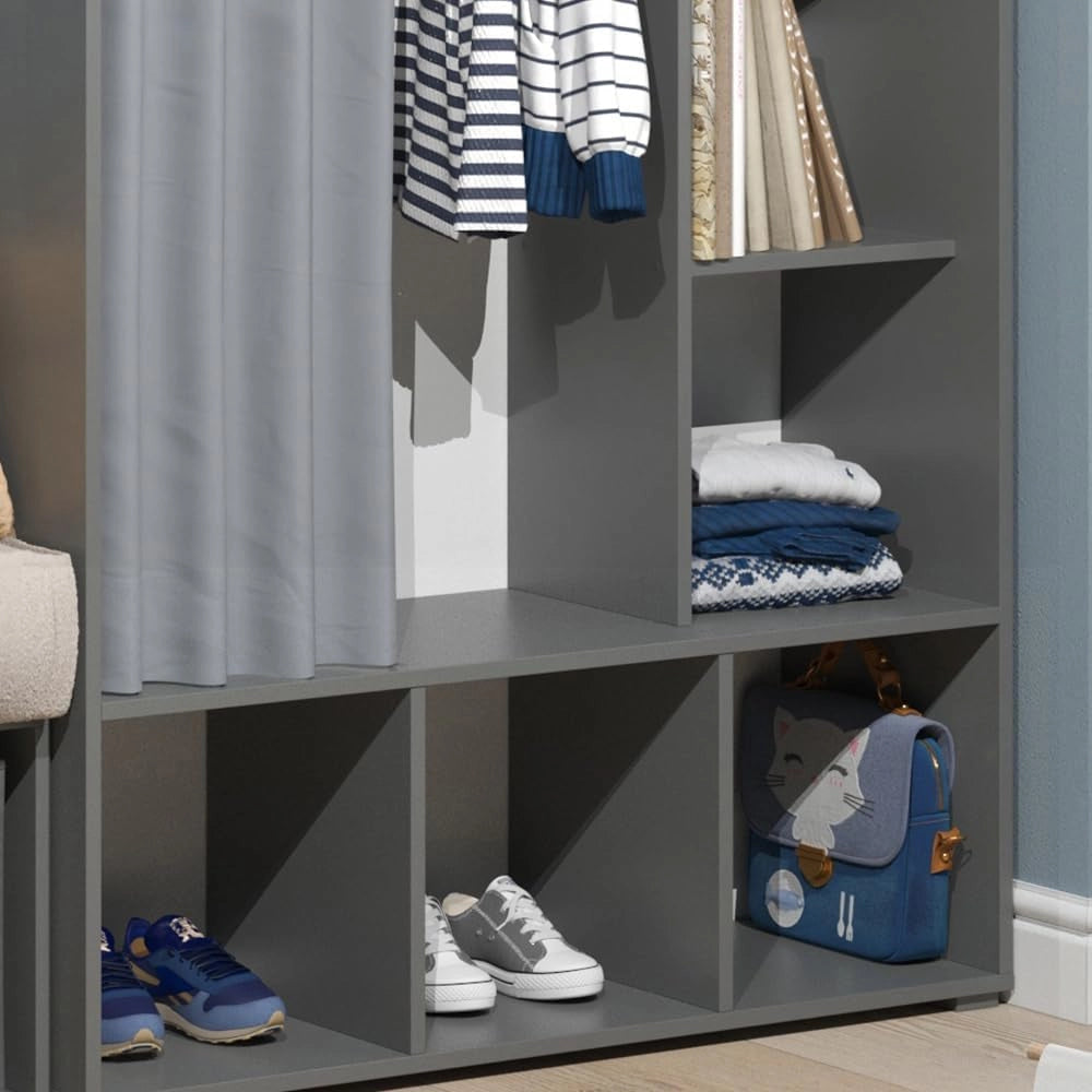 Guardaroba per bambini Luigi, Grigio, 105.8 x 178.1 cm con appendiabiti a tenda, combinabile con altri mobili della serie Luigi