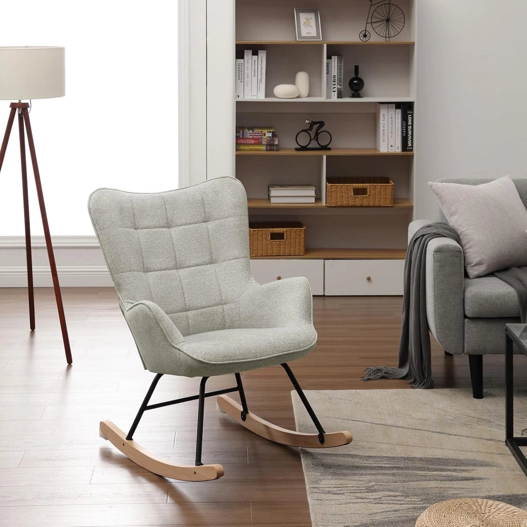 Sedia a Dondolo da Interno, Poltrona Relax con Braccioli e Schienale Alto, Sedia Imbottita in Flanella Per Salotto, Camera da Letto, Base in Metallo e Legno Massello Grigio, 69x90x95cm, SKS30gr