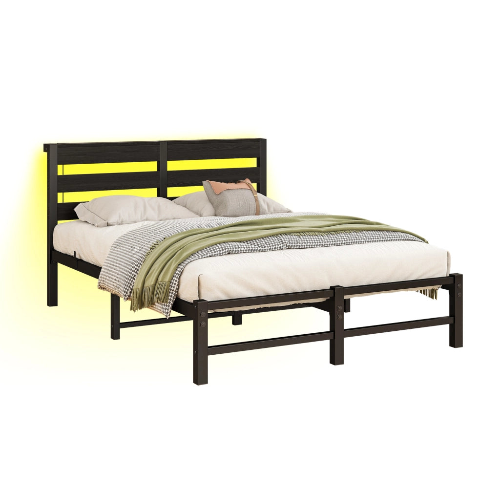 Letto matrimoniale 120x200 cm in metallo e legno con LED RGB; 2 USB e ripiano; nero