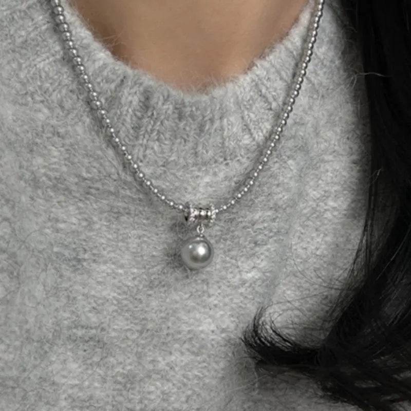 Collana fatta a mano con perle grigie, regalo di Natale o di compleanno.