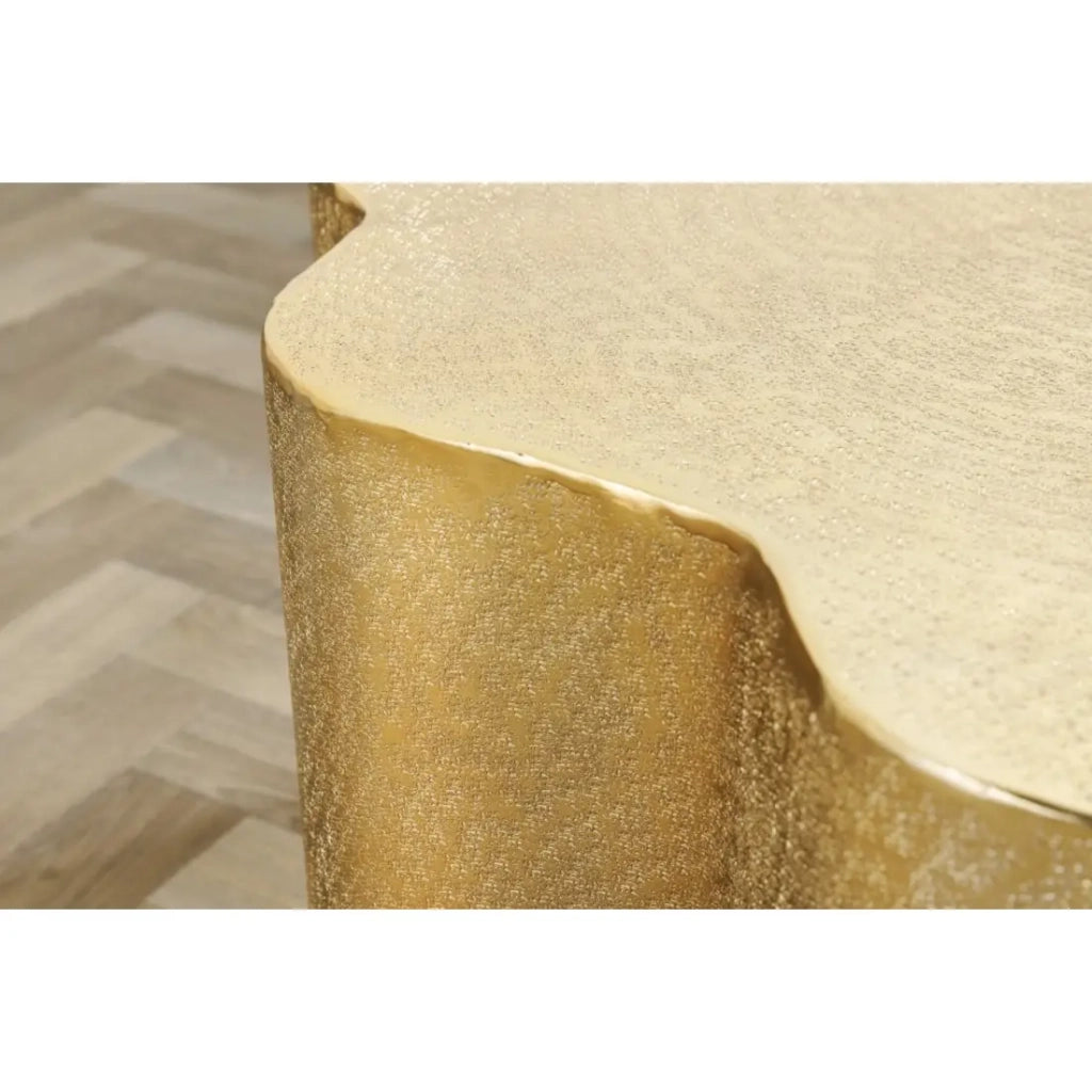 Tavolino basso TRIANE dorato forma organica – Alluminio lucido design asimmetrico