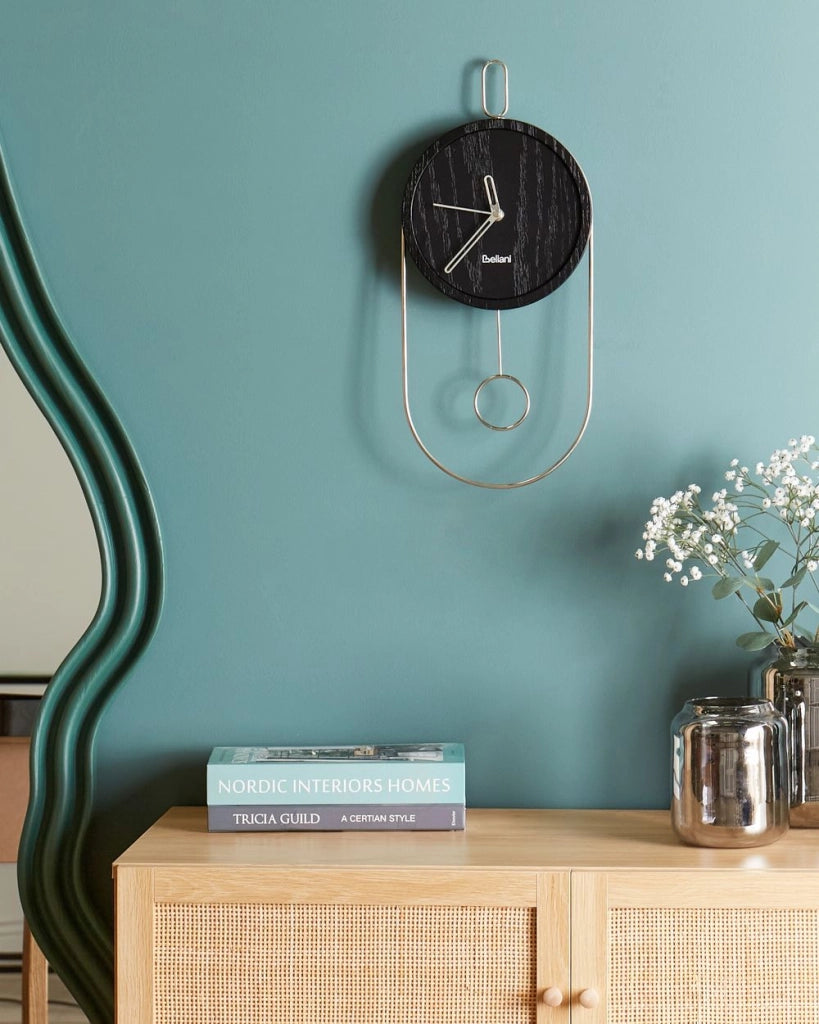 Orologio da parete in metallo MDF nero 20 x 45 cm Design senza numeri Pendolo Decorazione per il soggiorno