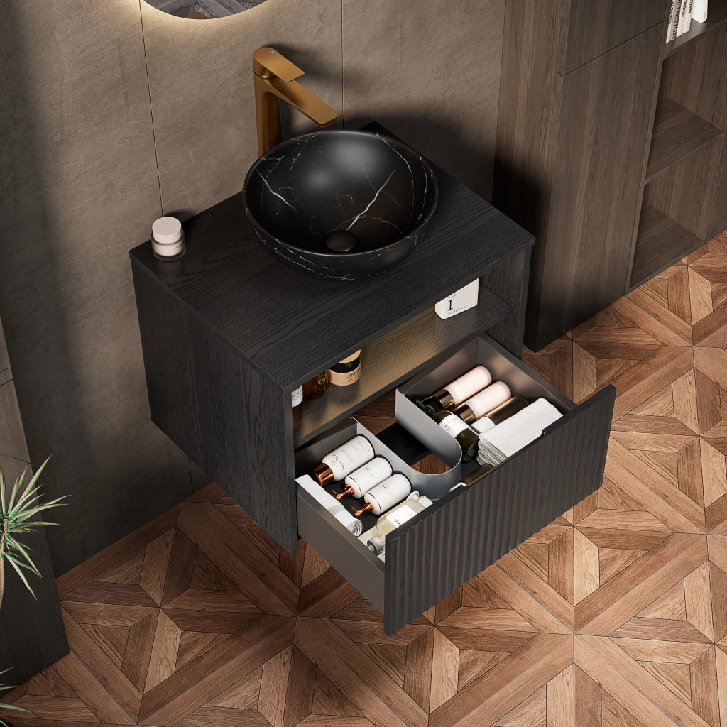 Mobile bagno sospeso con 1 cassetto e 1 vano aperto; lavabo in ceramica e luce LED con sensore; 60×46×60.8 cm