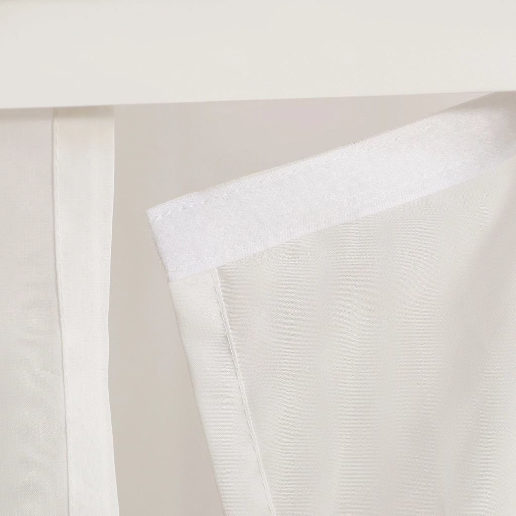 Letto singolo per bambini 140x200 cm con dettagli a finestra e piccolo vano contenitivo