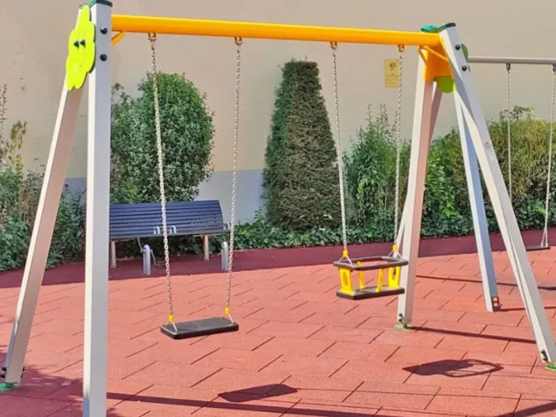 Altalena Alexander 2 posti 952 acciaio alluminio sedili variabili H240cm - Gabbia/orsetto