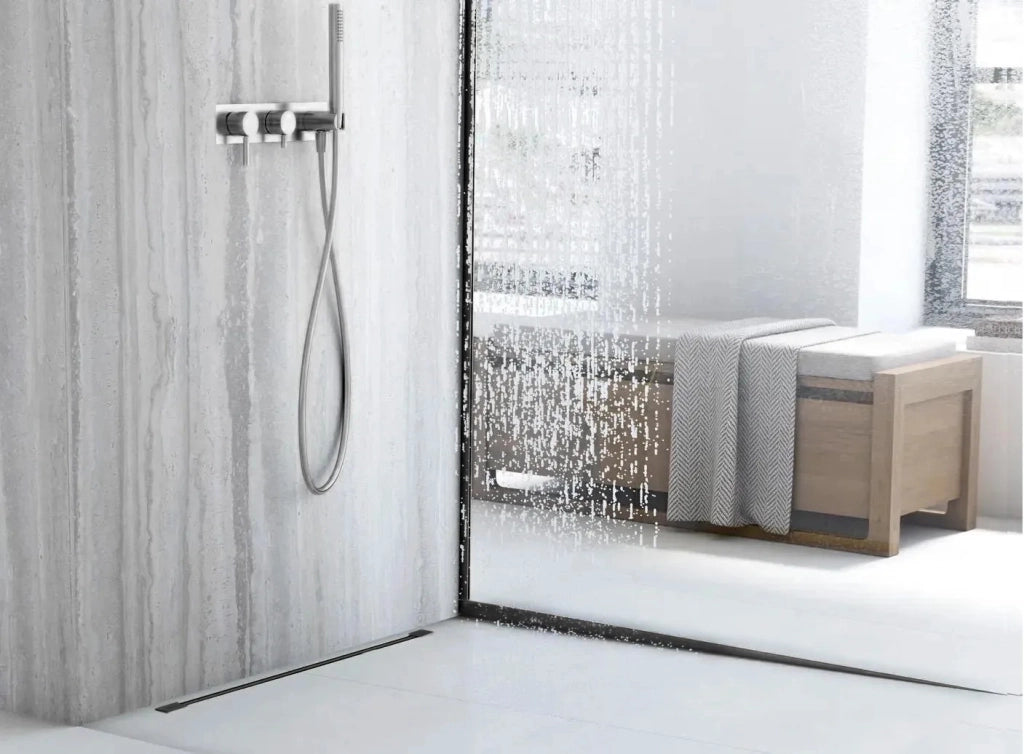 Profilo Doccia Pendenzato 140cm Black sinistra