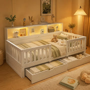 Letto per bambini 90x200 cm con sponda di sicurezza, 2 cassetti, ripiani integrati e LED, bianco