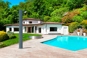 Doccia Solare da Giardino 70L Miscelatore e Lavapiedi Arno A