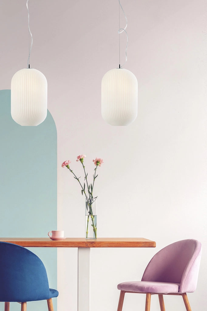Lampada a Sospensione Rigadin in Cromo e Vetro Bianco Satinato 24cm, E27 IP20, Design Plissé Geometrico - Rossini Group