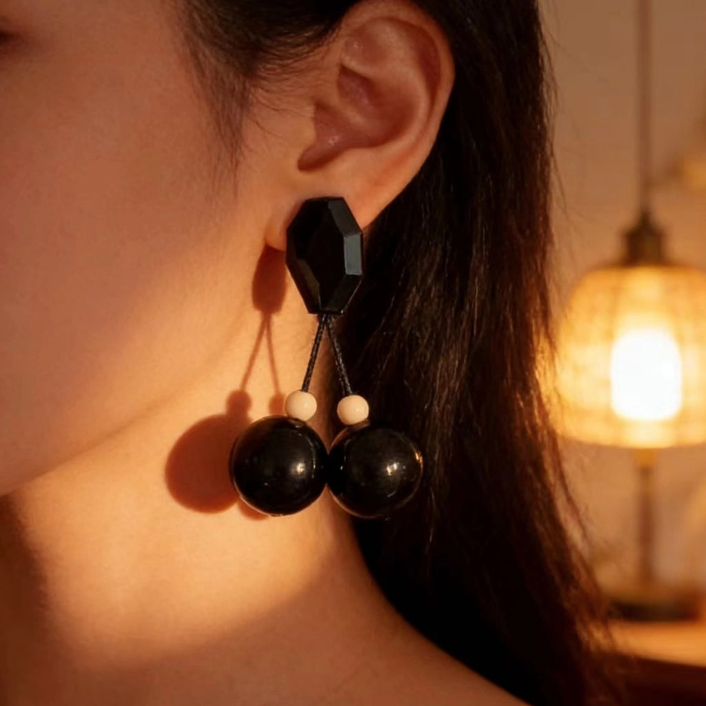 Orecchini neri geometrici con perline, in stile barocco vintage.