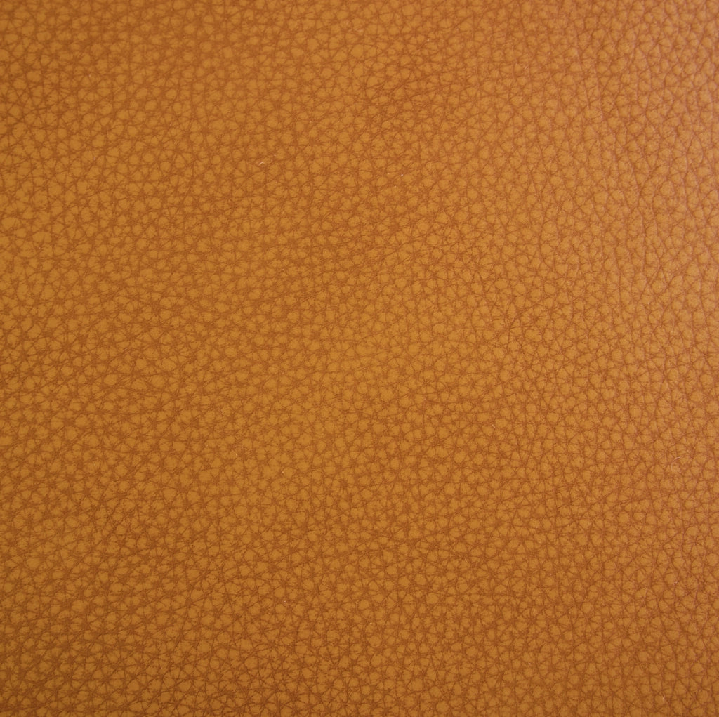Sedia da pranzo in pelle marrone chiaro con gambe in legno