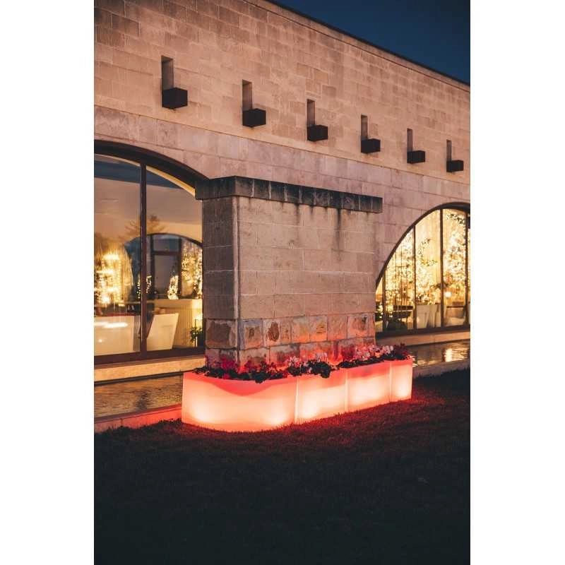 Vaso Fioriera luminosa angolare moderna di design 160x35 H50 in polimero resistente con LED rosso per interno ed esterno - Made in Italy - Monacis