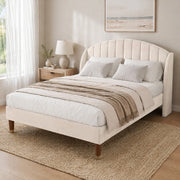 Letto imbottito 140x200 cm in velluto beige con rete a doghe e testiera alta