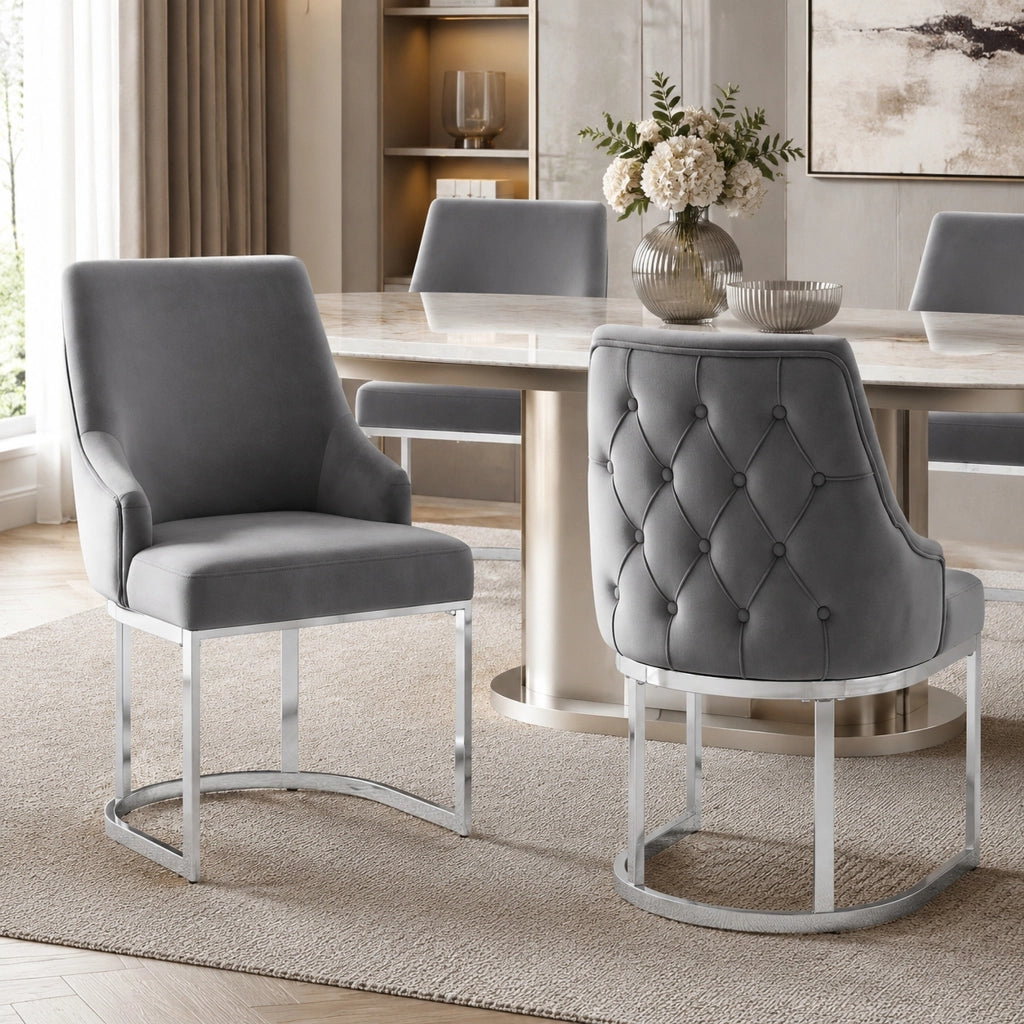 Set di 4 sedie da pranzo 59x55x89 cm con rivestimento in velluto; schienale trapuntato; grigio e argento