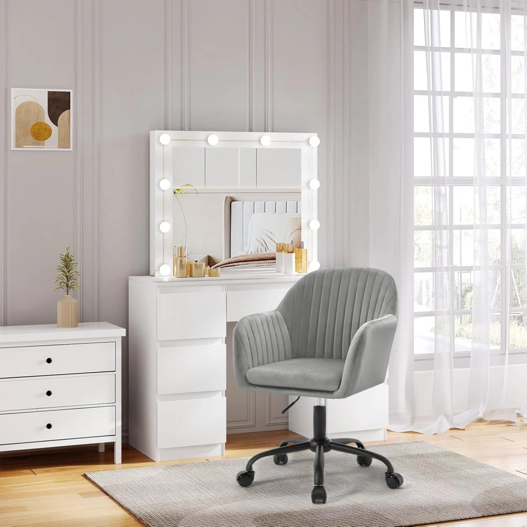 Sedia da Ufficio, Sedia da Toeletta, Poltrona Ergonomica, Ampia, in Velluto Imbottita, Regolabile in Altezza per Ufficio e Camera da Letto, Grigio Chiaro, BS166hgr