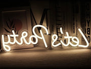 Illuminazione LED USB per Feste - Neon Luminaria per Natale Compleanno Party - Decorazione Acrilica per Parete Bar Salotto - Regalo 

Modello: Let's Party
Codice: 
Specifica: USB a 5V, 1A 
Dimensioni: 
Peso: 
Materiali: Acrilico
