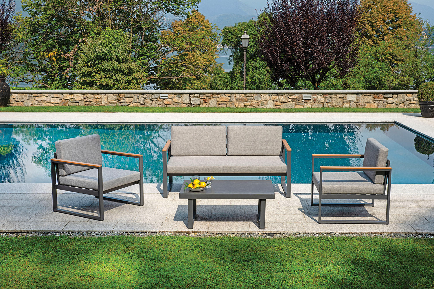 Set Salotto da Giardino Divano 2 Poltrone e Tavolino Cerveteri in Alluminio Antracite e Grigio