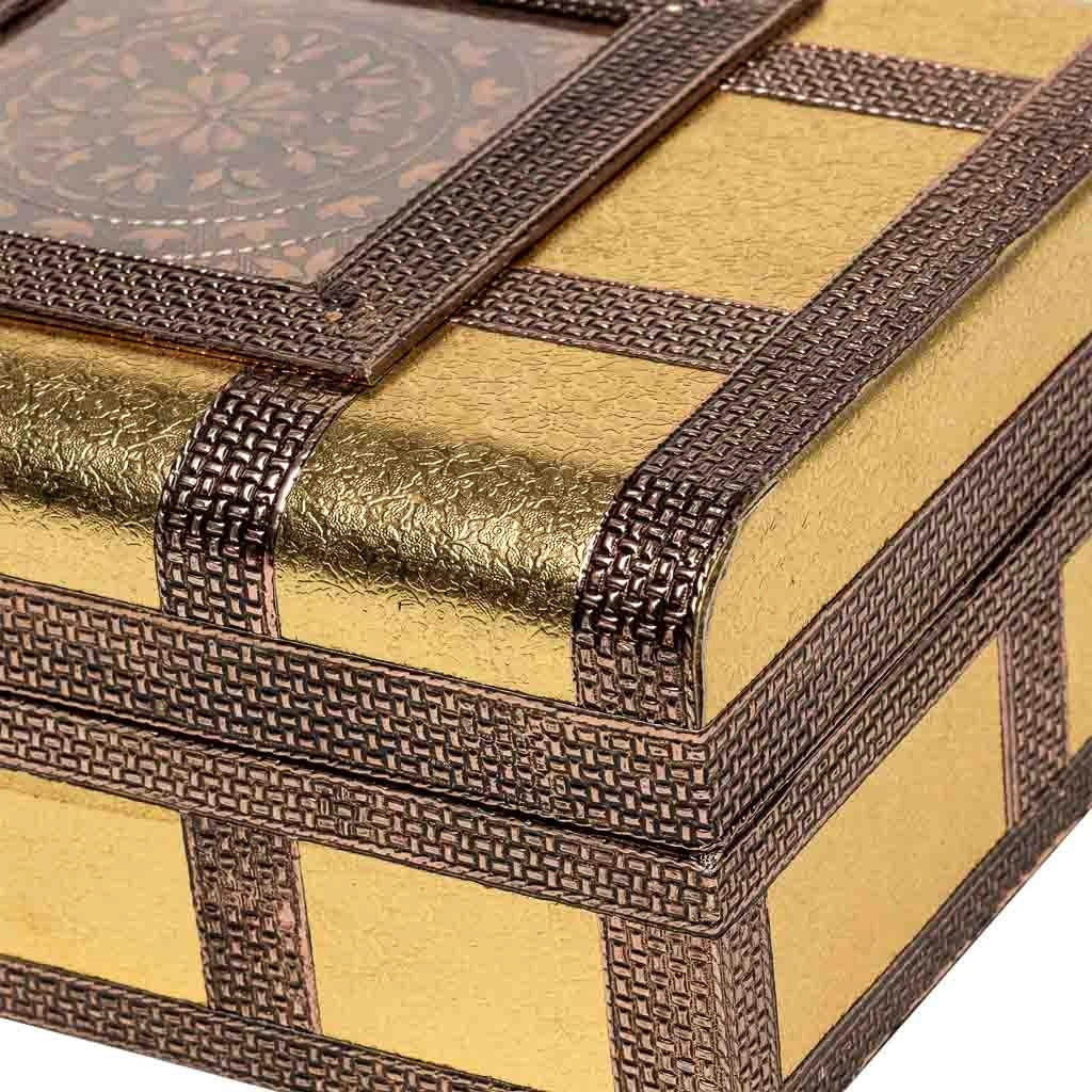 Portagioie in metallo dorato sbalzato 27,5x20x7,5h