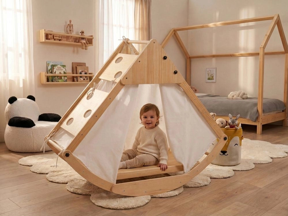 Set triangolare Pikler in legno di pino marrone chiaro, struttura da arrampicata Montessori 4 in 1 con arco e rampa, per la cameretta dei bambini