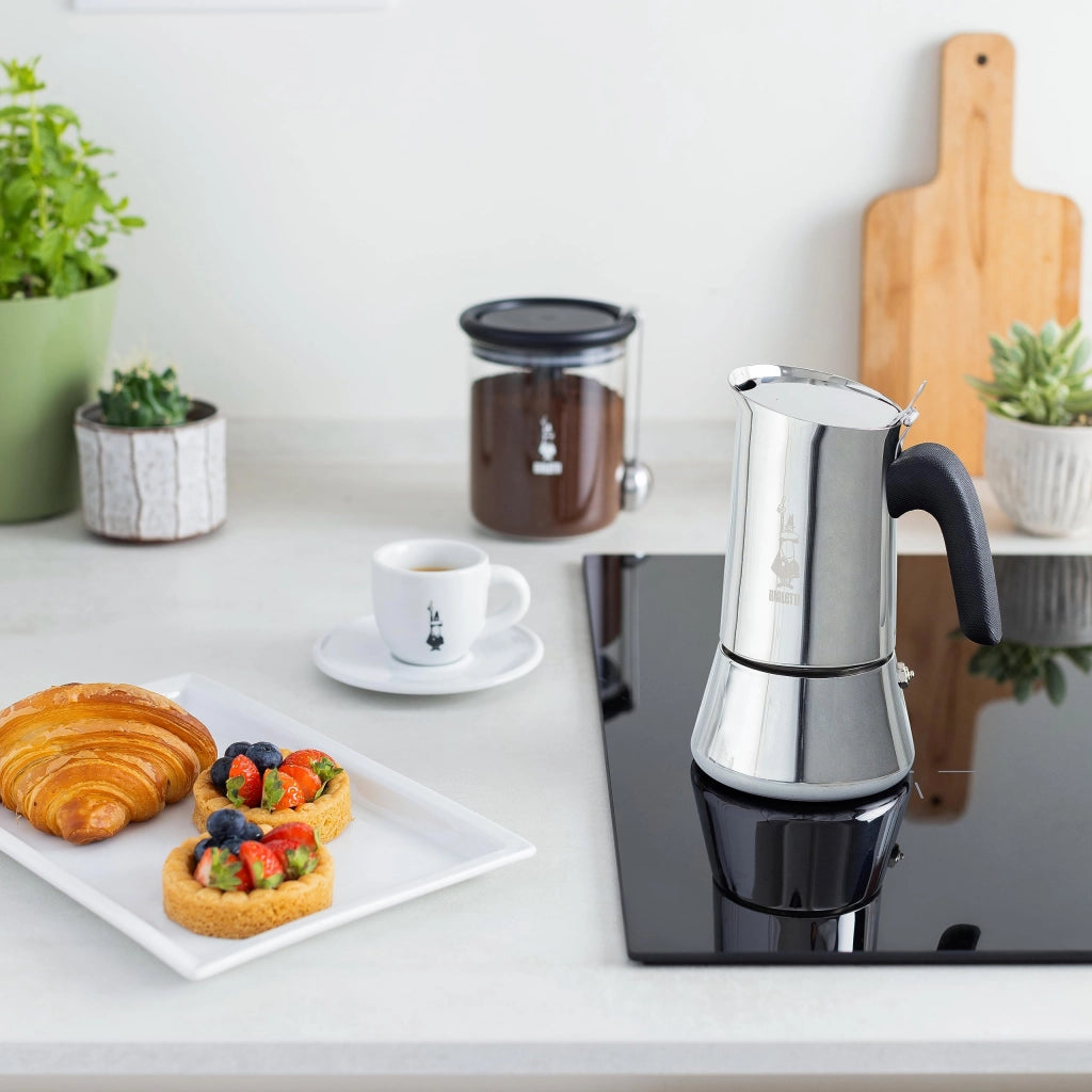 Caffettiera Venus 4 Tazze in Acciaio Inox Lucido e Satinato Compatibile con Induzione Made in Italy Bialetti