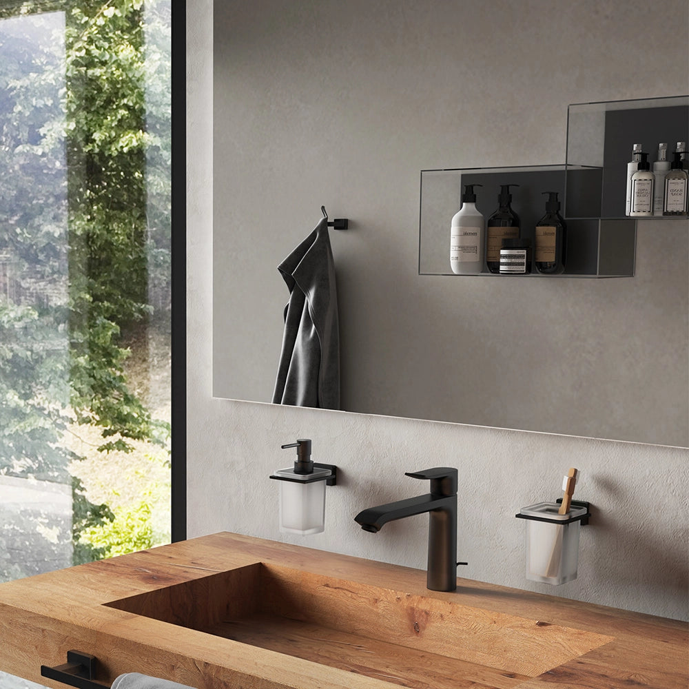 Dispenser dosasapone a muro Gedy in vetro satinato e acciaio nero opaco | Atena