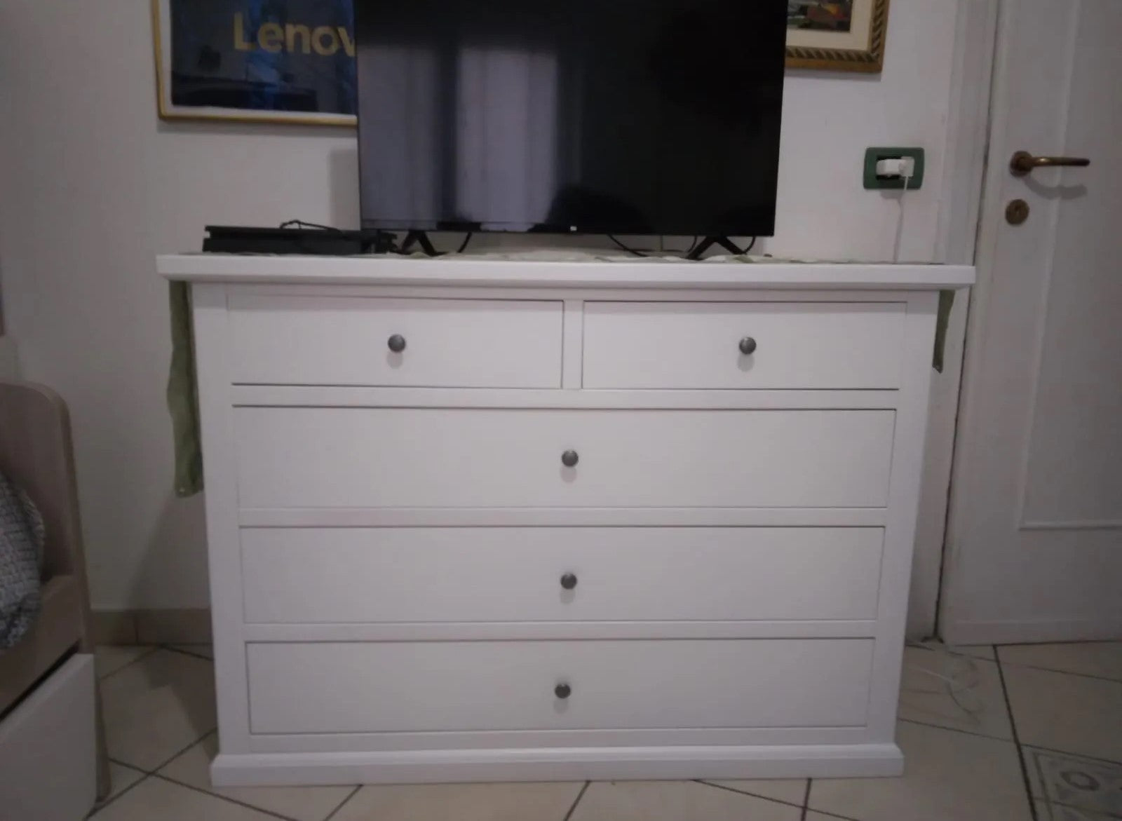 Gruppo como' a 5 cassetti  e 2 comodini a 3 cassetti laccato bianco opaco (1364) - Mobili 2G