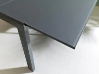 E-STYLO Tavolo allungabile con top in vetro temperato grigio e gambe in metallo grigio, 90cm X 90/163,5cm H. 76cm.