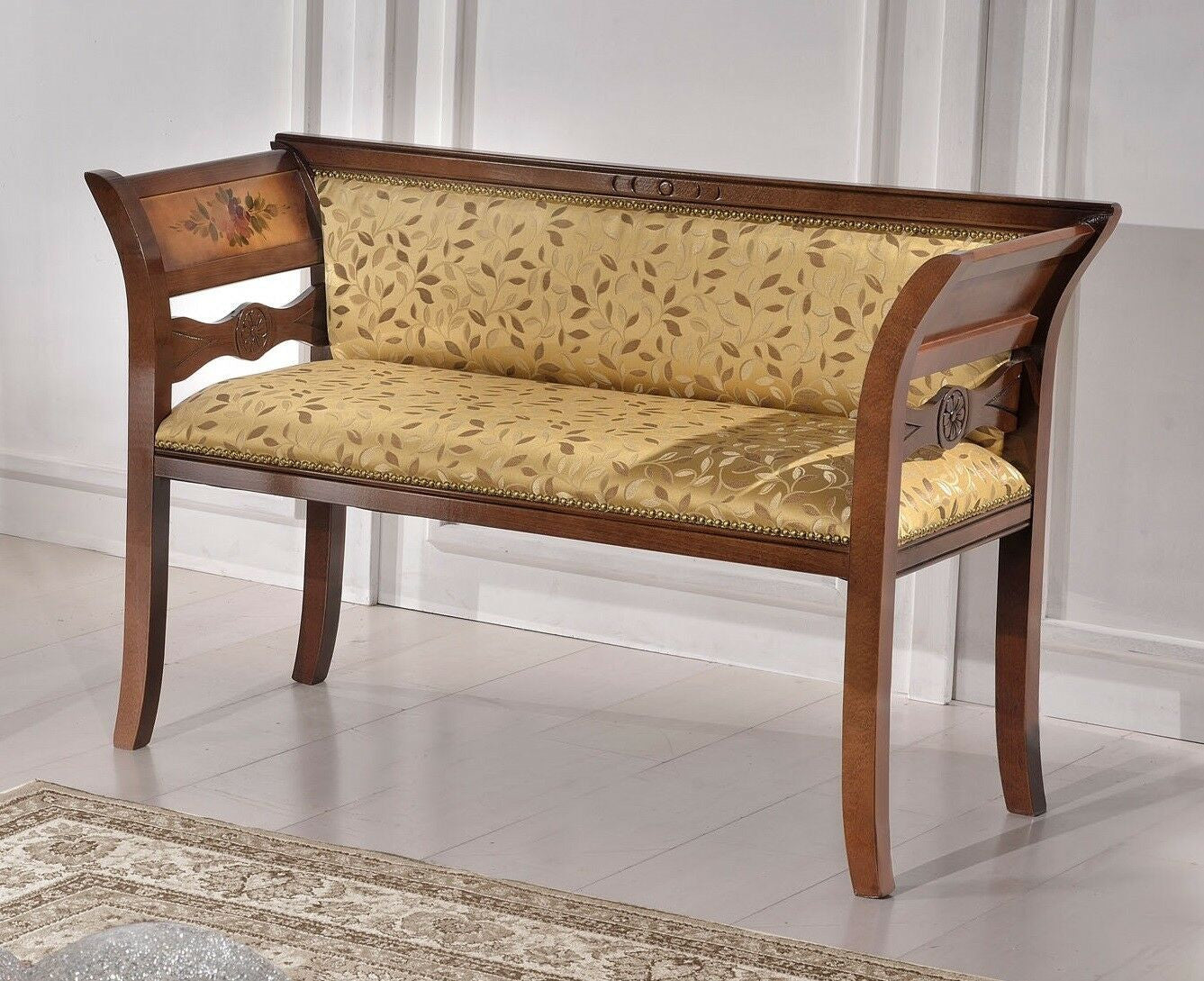 Divanetto imbottito in legno intagliato con fregi - Mobili 2G